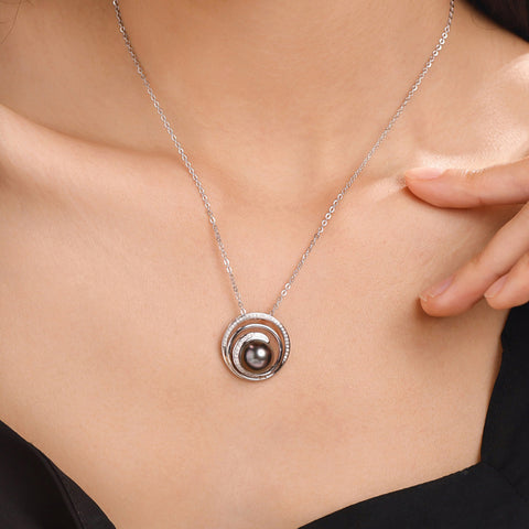 Pendentif Femme en Perle de Tahiti